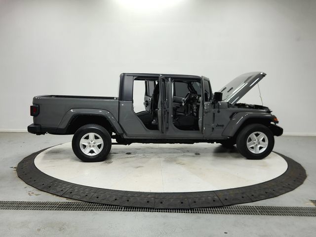 Used 2022 Jeep Gladiator Sport AWD/4WD image 17