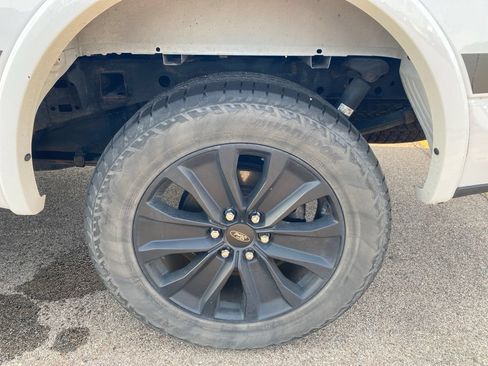 Used 2019 Ford F150 XLT w/ Equipment Group 302A Luxury AWD/4WD image 13