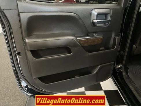 Used 2018 GMC Sierra 3500 Denali w/ Duramax Plus Package AWD/4WD image 27