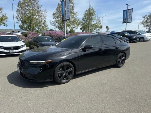 Used 2025 Honda Accord Sport image 5