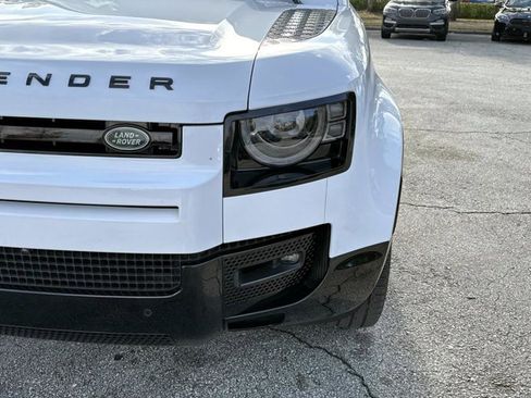 Used 2024 Land Rover Defender 130 X-Dynamic SE image 9