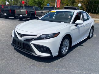 Used 2022 Toyota Camry SE video 2