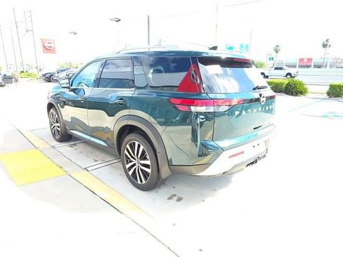 Used 2025 Nissan Pathfinder Platinum w/ Cargo Package image 6