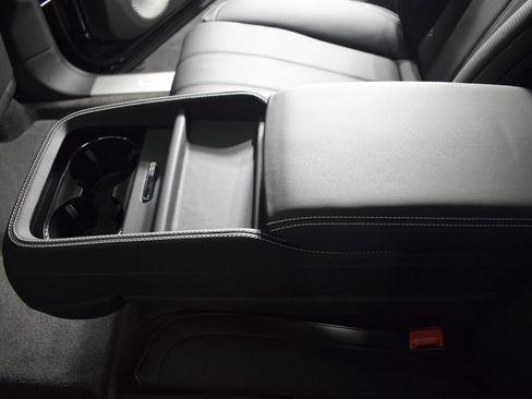 New 2024 Bentley Bentayga Extended Wheelbase image 21