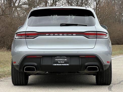 Certified 2025 Porsche Macan image 8