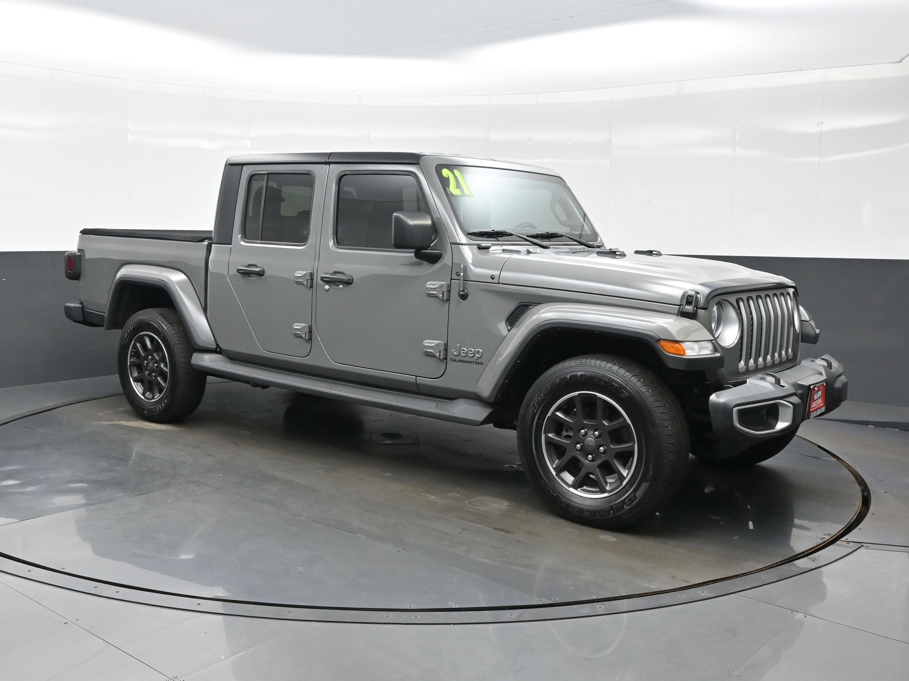 Used 2021 Jeep Gladiator Overland w/ Trailer Tow Package AWD/4WD image 8