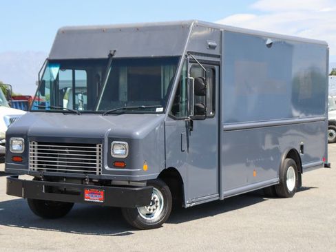 Used 2019 Ford E-450 and Econoline 450 Super Duty RWD image 6