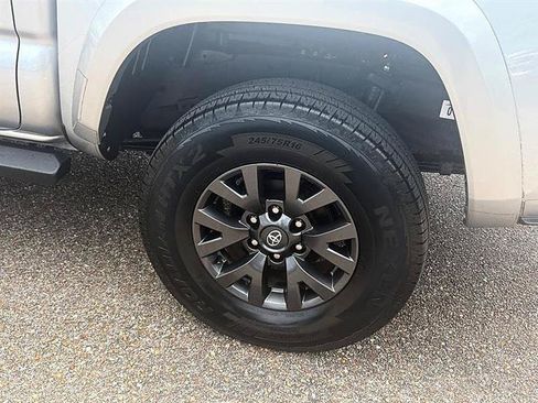 Used 2021 Toyota Tacoma SR5 RWD image 16