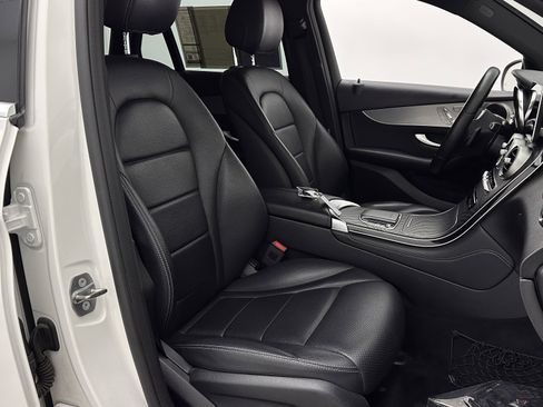 Used 2020 Mercedes-Benz GLC 300 image 34