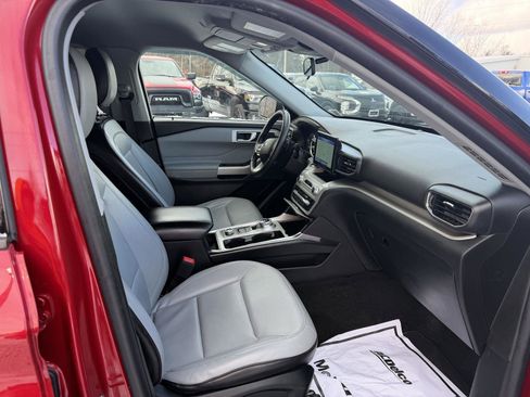 Used 2021 Ford Explorer XLT w/ Equipment Group 202A image 17