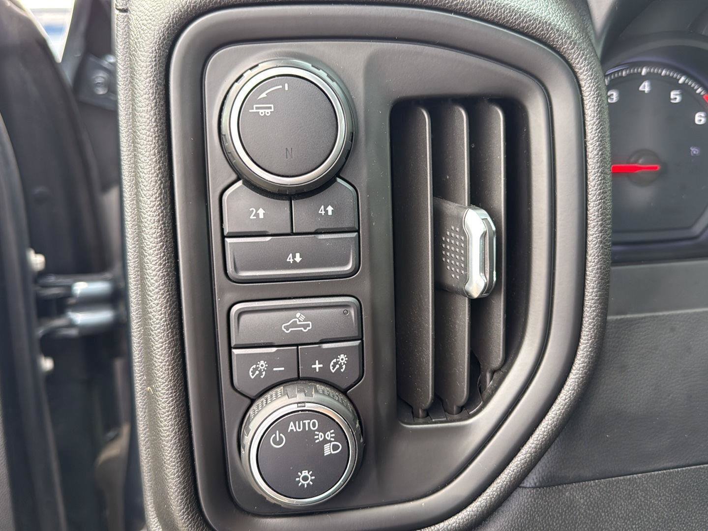 Used 2020 Chevrolet Silverado 2500 W/T w/ WT Convenience Package AWD/4WD image 11