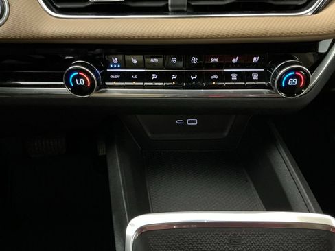 Used 2025 Chevrolet Equinox ACTIV w/ Safety and Technology Package FWD image 12