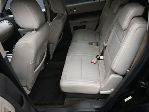 Used 2010 Ford Flex SEL image 11