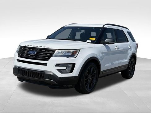 Used 2017 Ford Explorer XLT w/ Equipment Group 202A FWD image 1