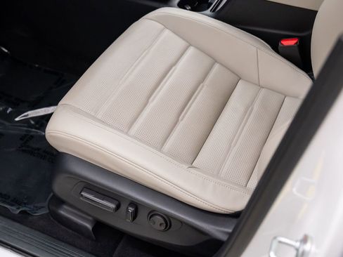 Used 2023 Honda CR-V EX-L image 16