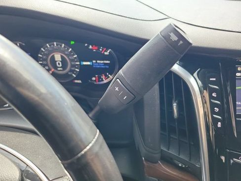 Used 2020 Cadillac Escalade Luxury RWD image 35