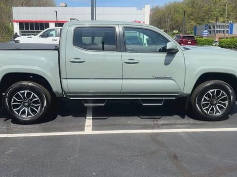 Certified 2023 Toyota Tacoma TRD Sport w/ Technology Package AWD/4WD image 9