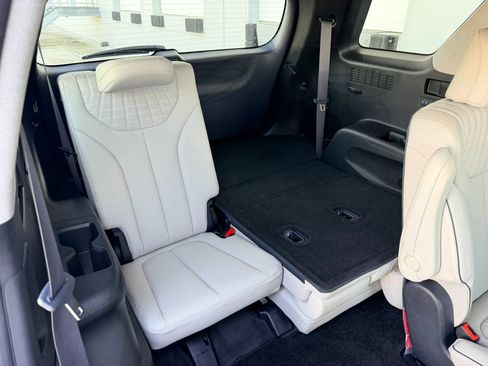 Used 2025 Hyundai Palisade Limited AWD/4WD image 16