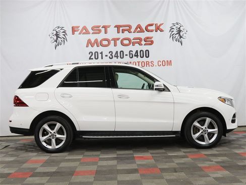 Used 2019 Mercedes-Benz GLE 400 4MATIC image 4