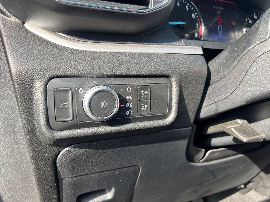 Used 2021 Ford Explorer XLT w/ Equipment Group 202A AWD/4WD image 16