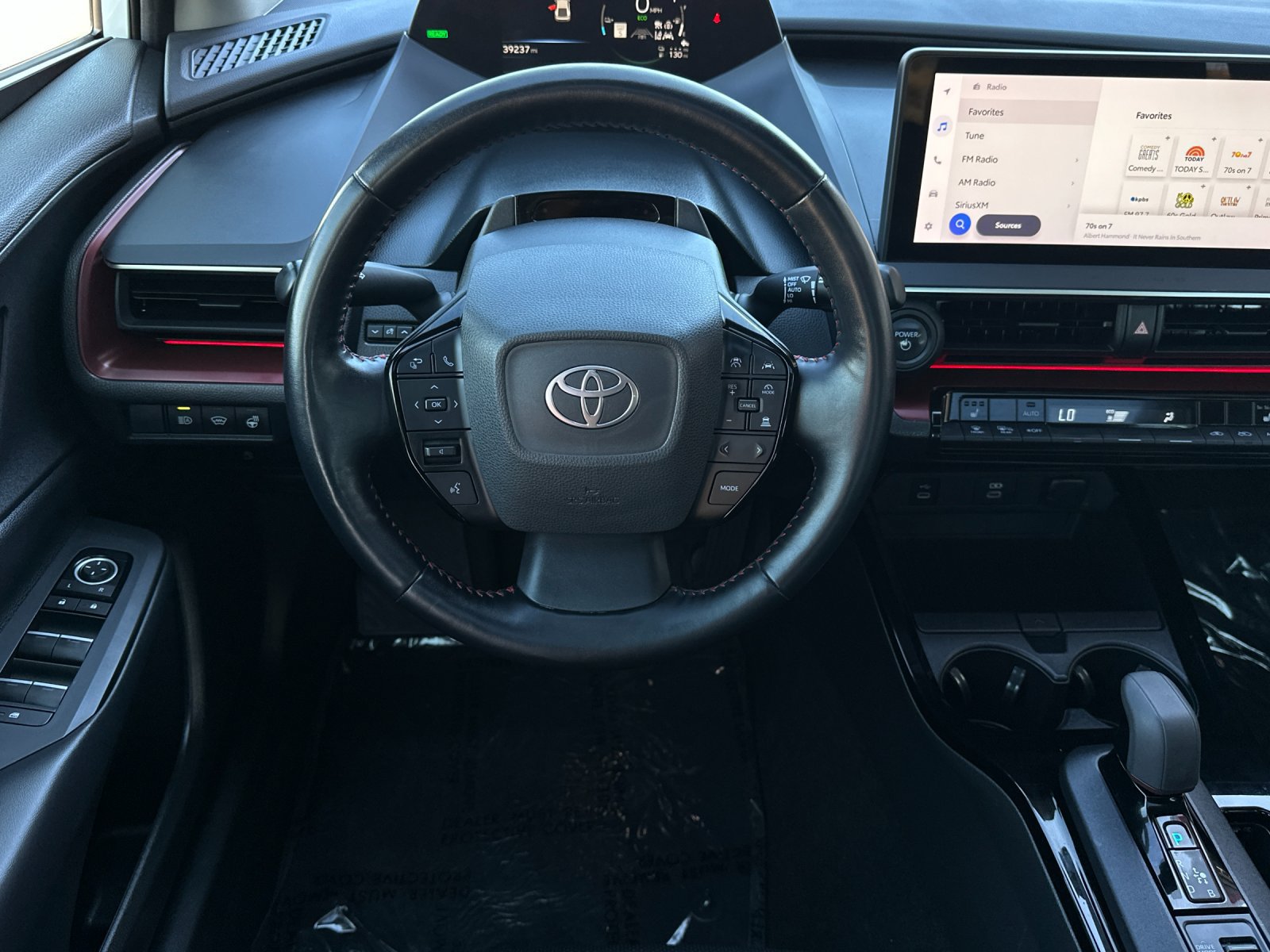 Used 2024 Toyota Prius Prime FWD image 13
