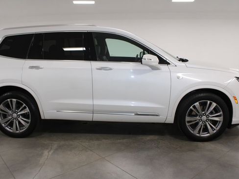 Used 2024 Cadillac XT6 Premium Luxury image 11