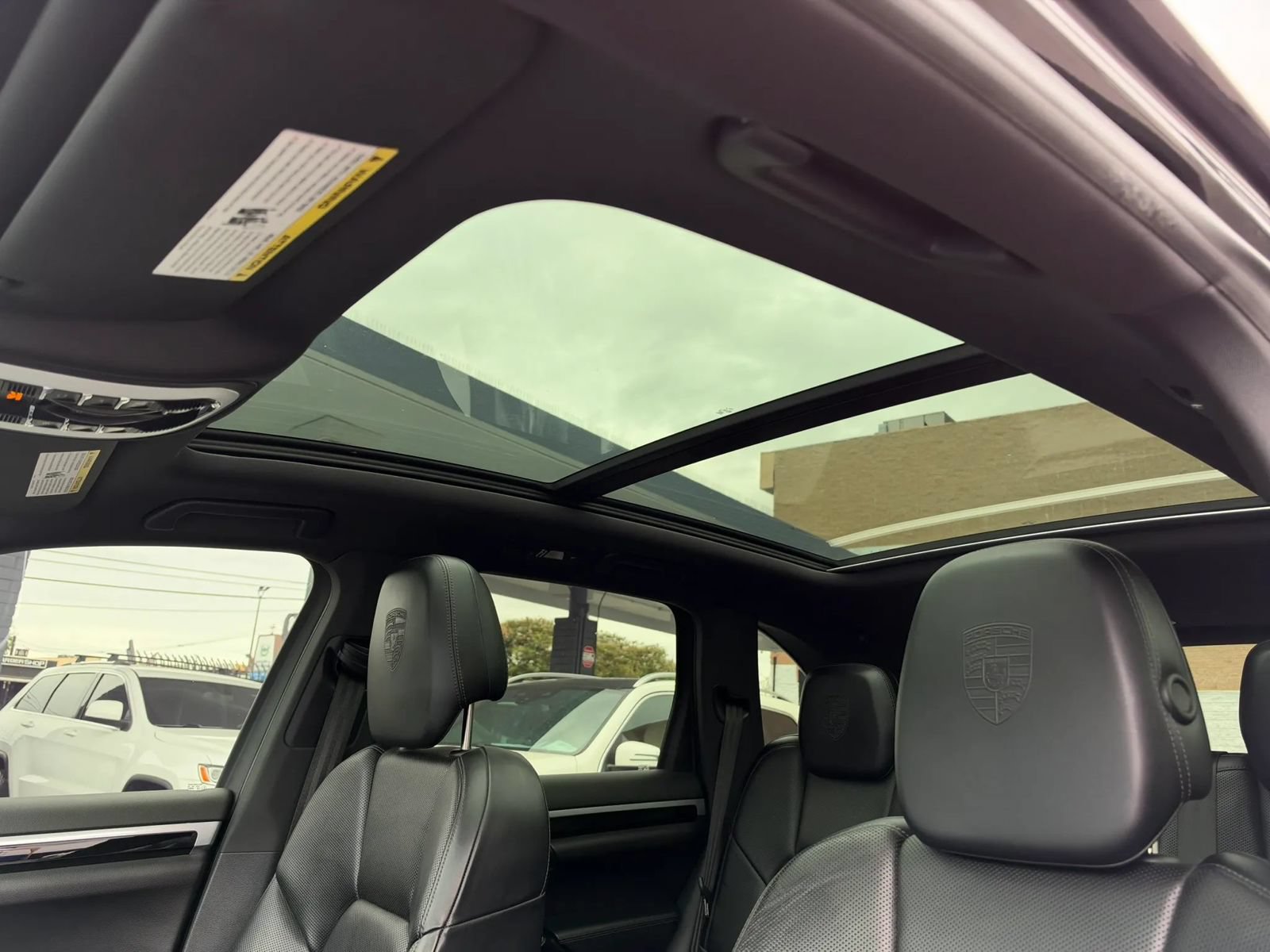 Used 2017 Porsche Cayenne AWD/4WD image 39