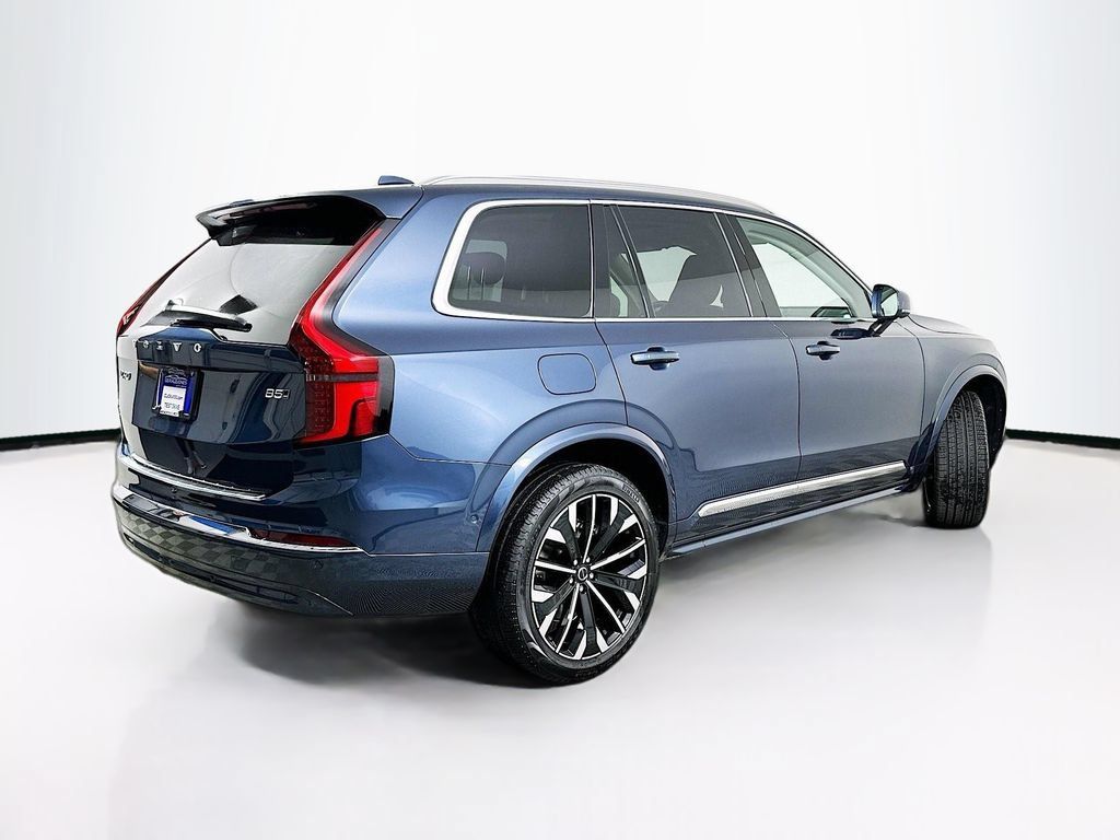 Used 2026 Volvo XC90 B5 Plus w/ Protection Package Premier AWD/4WD image 7