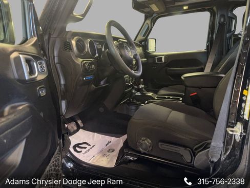 Used 2023 Jeep Wrangler Unlimited w/ Sun & Screen Package image 14