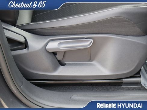 Used 2022 Volkswagen Tiguan SE FWD image 11