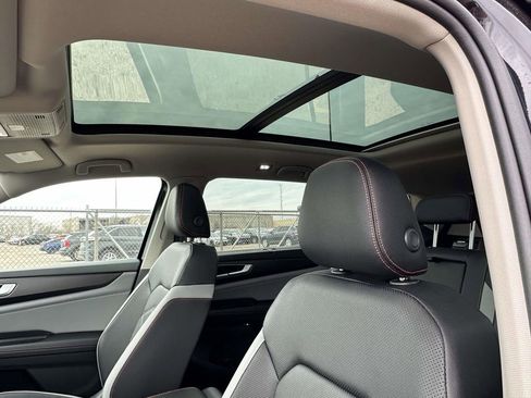 New 2026 Volkswagen Atlas Peak Edition AWD/4WD image 17