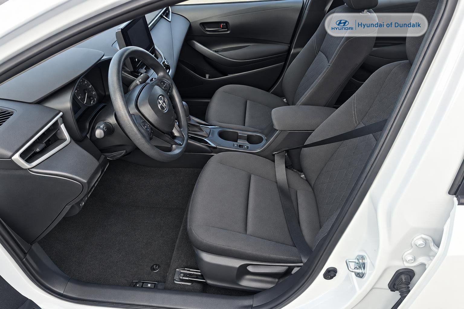 Used 2025 Toyota Corolla LE FWD image 7