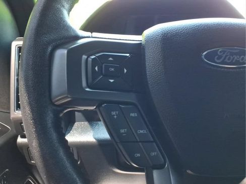 Used 2019 Ford F150 Lariat w/ Equipment Group 502A Luxury AWD/4WD image 14
