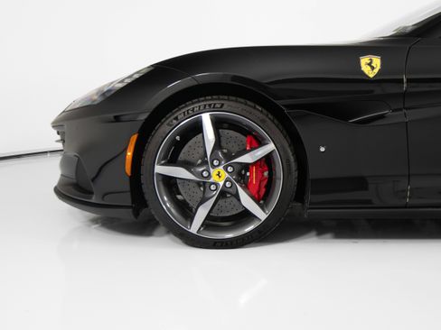 Certified 2022 Ferrari Portofino M image 10