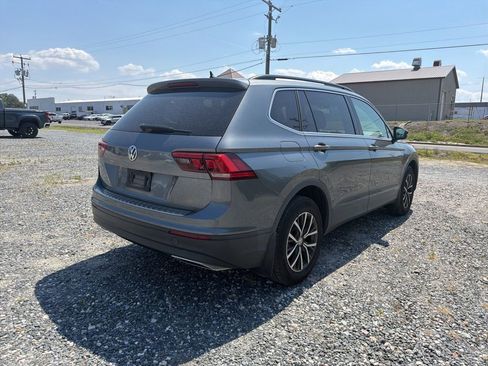 Used 2019 Volkswagen Tiguan SE w/ Panoramic Sunroof Package FWD image 5