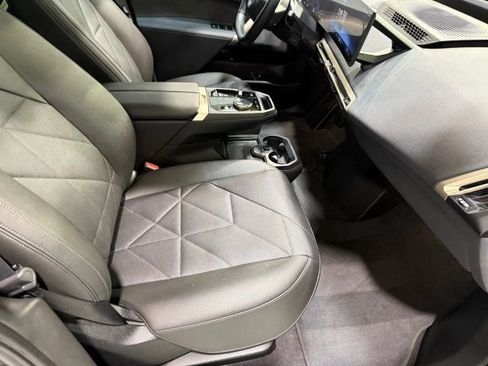 Used 2024 BMW iX xDrive50 w/ Premium Package image 32