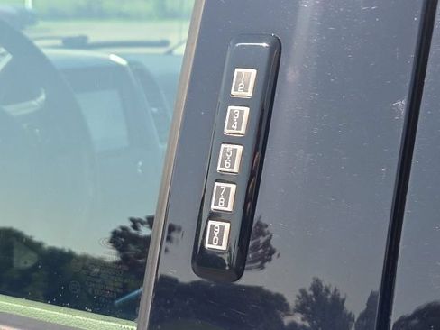 Used 2019 Ford F150 XLT w/ Equipment Group 302A Luxury AWD/4WD image 14