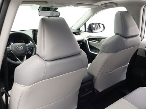 Certified 2021 Toyota RAV4 XLE Premium AWD/4WD image 20