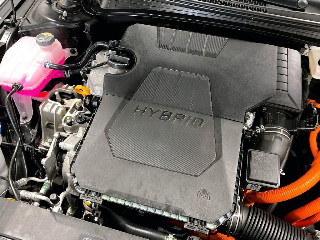 Used 2025 Hyundai Elantra SEL FWD image 34