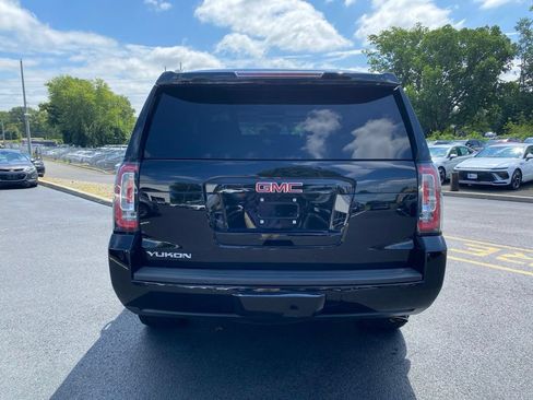 Used 2018 GMC Yukon SLT w/ Premium Edition AWD/4WD image 8