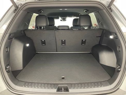 New 2026 Chevrolet Equinox LT w/ Convenience Package II AWD/4WD image 12
