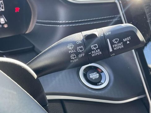 Used 2024 Jeep Grand Cherokee L Laredo image 22