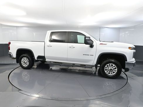 Used 2024 Chevrolet Silverado 2500 LT image 4