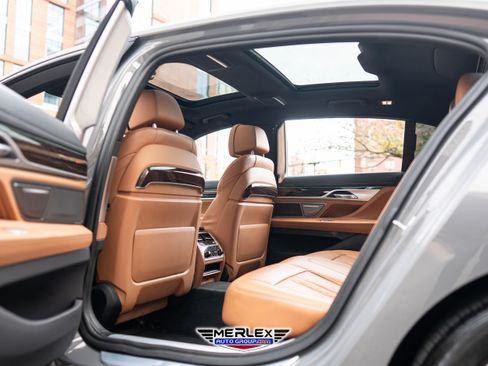 Used 2022 BMW 750i xDrive xDrive M SPORT LINE w/ Executive Package image 21
