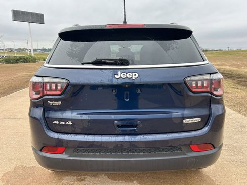 Used 2018 Jeep Compass Latitude w/ Popular Equipment Group image 4