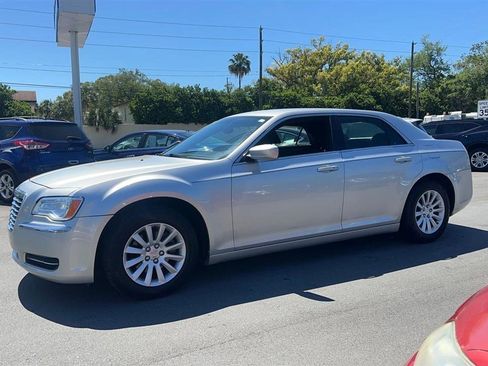 Used 2012 Chrysler 300 RWD image 7