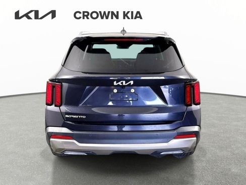 Certified 2025 Kia Sorento EX FWD image 6