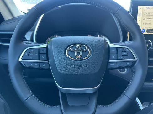New 2026 Toyota Highlander XLE image 23