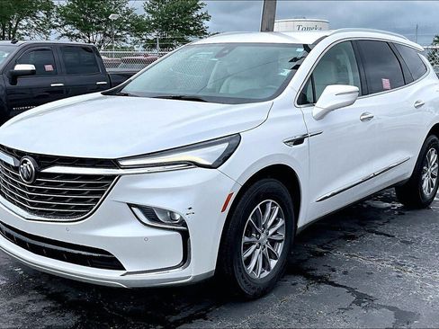 Used 2022 Buick Enclave Essence AWD/4WD image 7