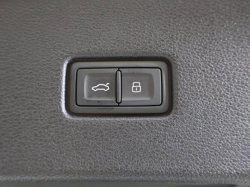 New 2026 Audi Q8 Premium Plus image 17